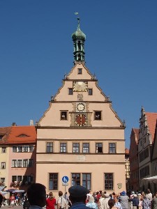 Rathaus clock - 12 noon